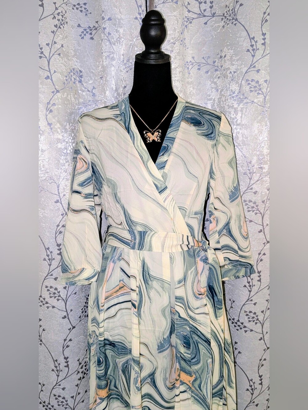Dress - Picture 5 of 7